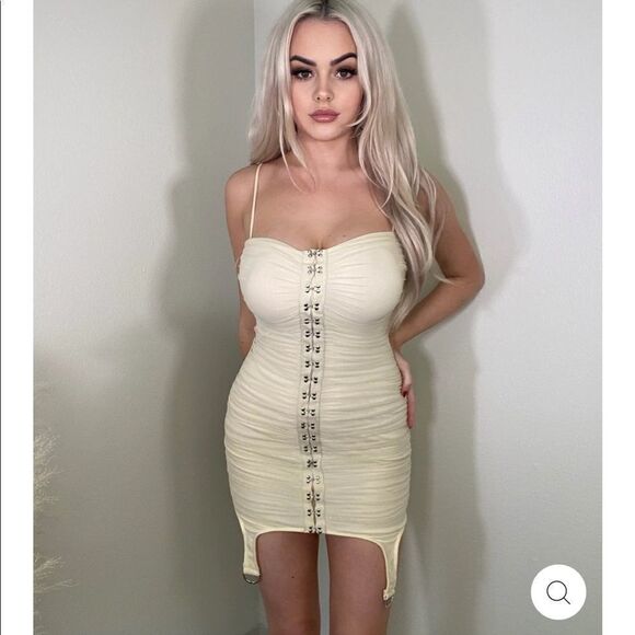 NWT CARLA MIDI DRESS IN CREAM SIZE SMALL - Picture 1 of 9